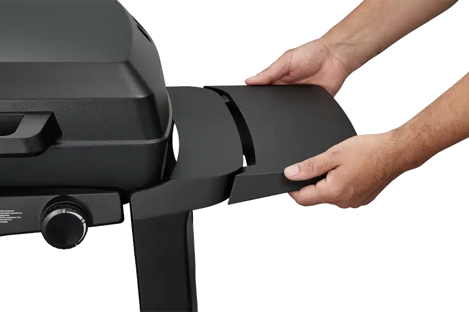 Abnehmbarer Seitentisch des Urban II Gasgrills, für den Einsatz auf kleinem Raum geeignet.