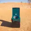 Clesana X1 Campingtoilette offen in einer Wüstenlandschaft, bereit zur Nutzung.