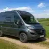 BRESLER HORIZONT 541 DF Kastenwagen Camper auf Basis des Fiat Ducato im Grünen, Außensicht.