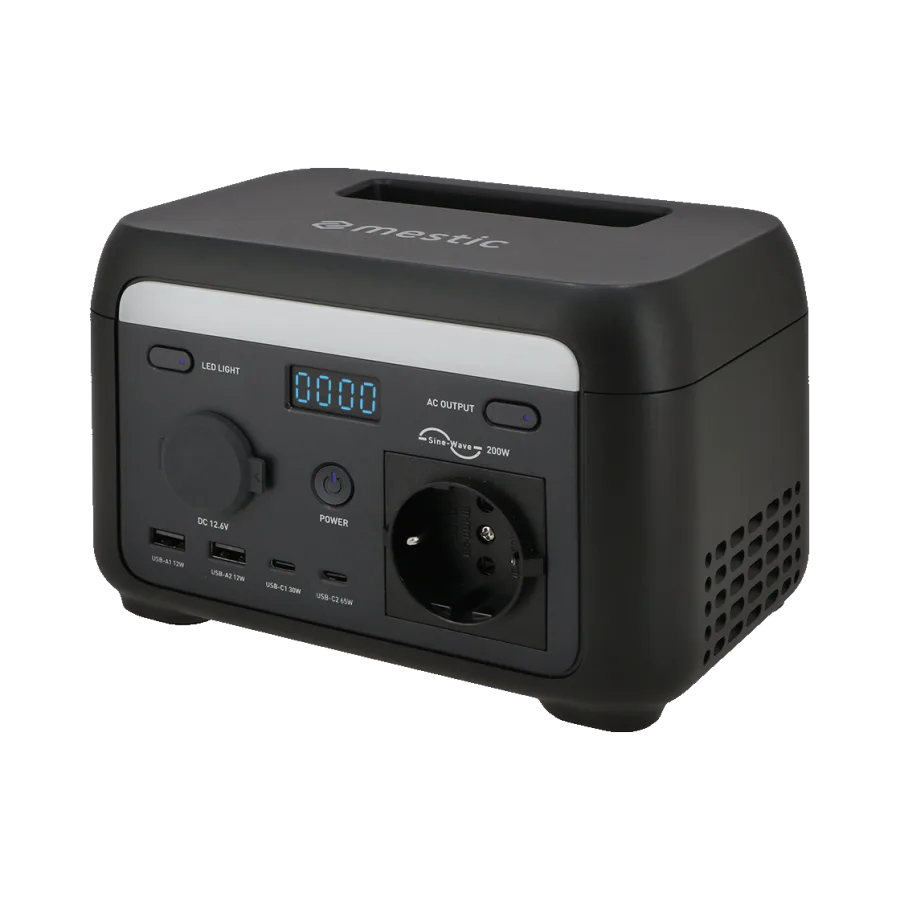 Mestic Power Station MPS-200 als tragbare Stromquelle mit Anschlüssen, LCD-Anzeige und Schuko-Steckdose.