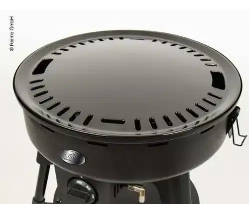 Der Tisch-Gasgrill Family Table 30 mbar mit abnehmbarer Grillplatte und robustem Gehäuse, geeignet für Camping.