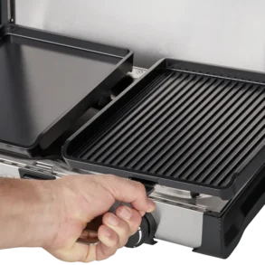 Nahaufnahme des RYDA 2Z GP Caravan Gaskochers mit glatter und gerippter Grillplatte für Camping.