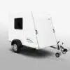 Mini Camper 250 Basic – kompakter, weißer Campinganhänger mit Fenster, einachsig, ungebremst, geeignet für individuelle Ausbauten.