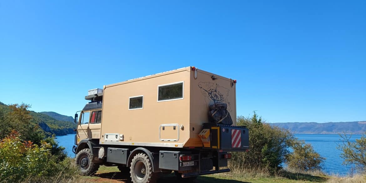 Wohnmobil am Ohridsee in Nordmazedonien