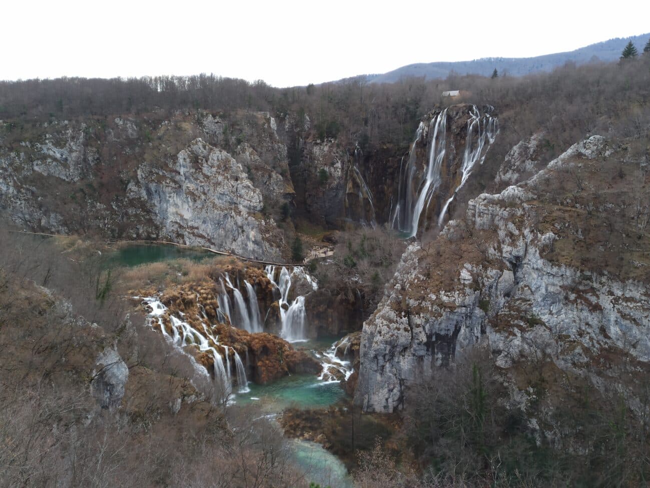 Wasserfälle der Plitvicer Seen im Winter