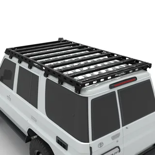 Schwarze Predator Offroad Dachplattform auf dem Dach eines weißen Toyota Land Cruiser 70/76