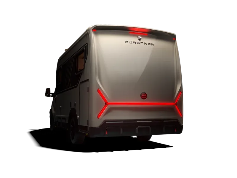 Rückansicht des Bürstner Signature Mercedes Wohnmobils mit markanter LED-Lichtsignatur.