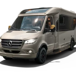 Außenansicht des teilintegrierten Bürstner Signature Mercedes Wohnmobils auf Mercedes-Basis