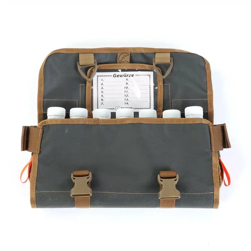 Tool Roll Spice 2 Gewürzrolle mit sieben Behältern und praktischen Fächern für Camping und Vanlife