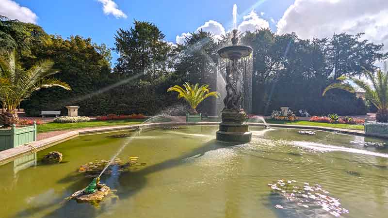 Brunnen im Jardin Dumaine, Luçon