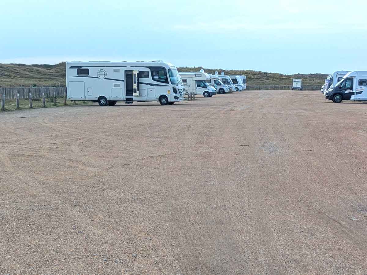 Stellplatz hinter Düne