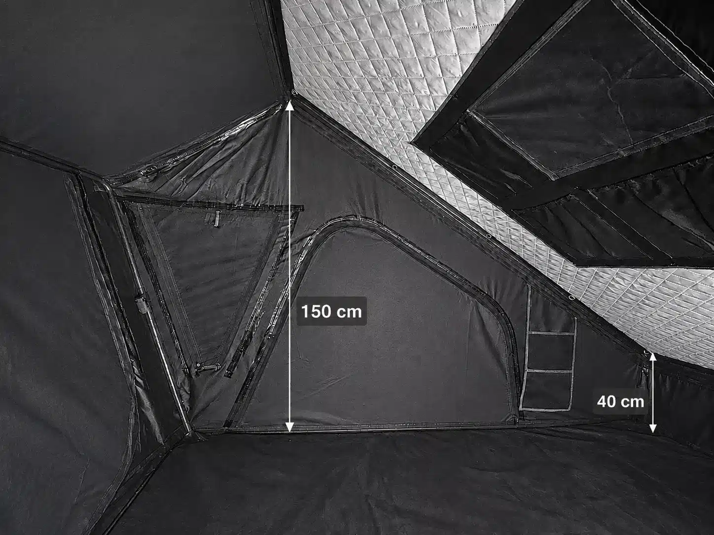 Innenraum des RX-140 Aluminium-Hartschalen-Dachzelts mit Angaben zur Innenhöhe von 150 und 40 cm